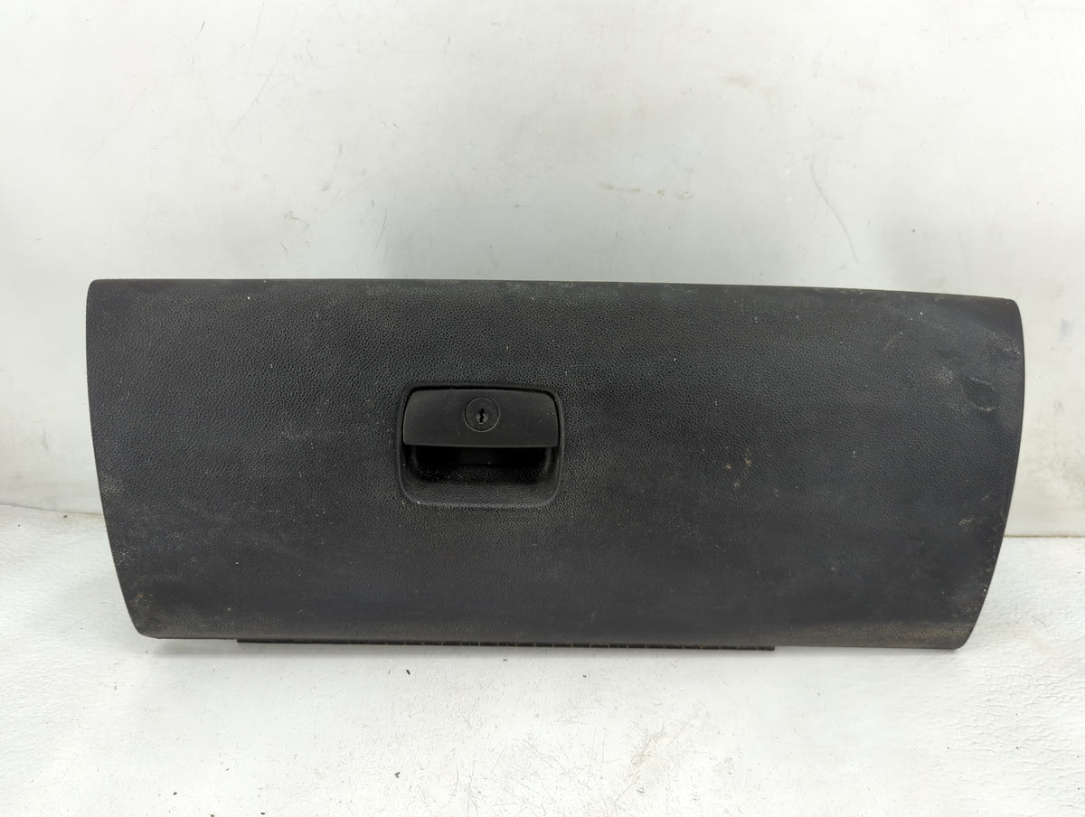 2013 Chevrolet Tahoe Passenger Glove Box Door Storage Compartment 1461279 - Oemusedautoparts1.com