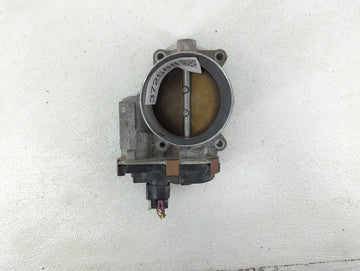 2009-2014 Chevrolet Tahoe Throttle Body P/N:RME87-3C9992 Fits Fits 2009 2010 2011 2012 2013 2014 2015 OEM Used Auto Parts - 