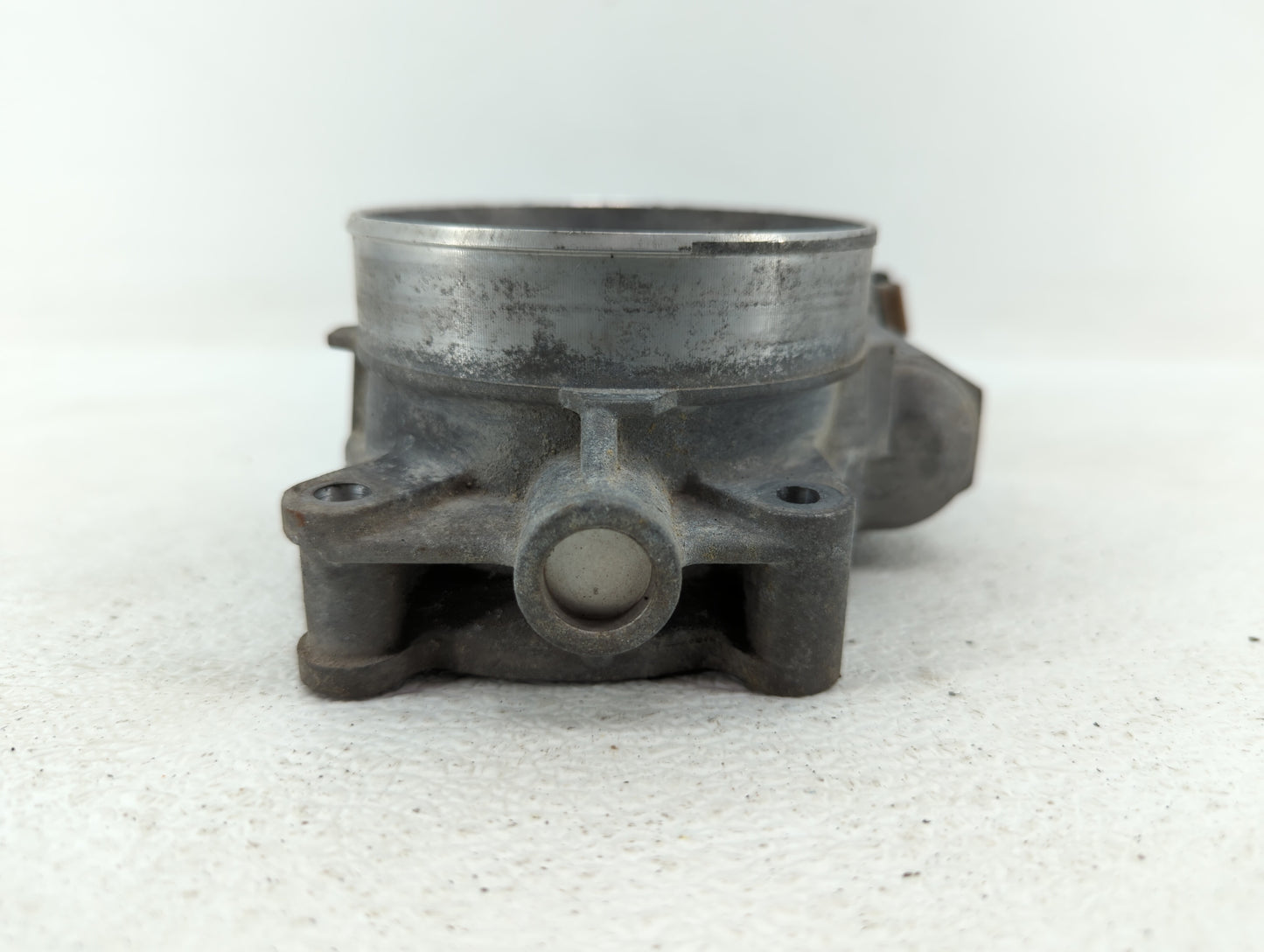 2009-2014 Chevrolet Tahoe Throttle Body P/N:RME87-3C9992 Fits Fits 2009 2010 2011 2012 2013 2014 2015 OEM Used Auto Parts - 