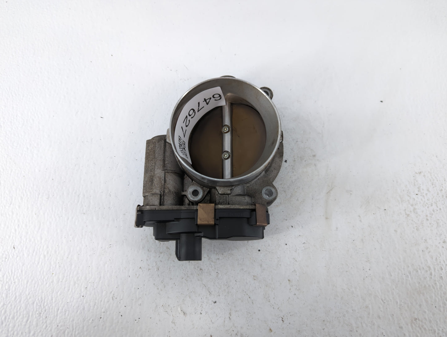 2009-2014 Chevrolet Tahoe Throttle Body P/N:RME87-3C9992 Fits Fits 2009 2010 2011 2012 2013 2014 2015 OEM Used Auto Parts - 