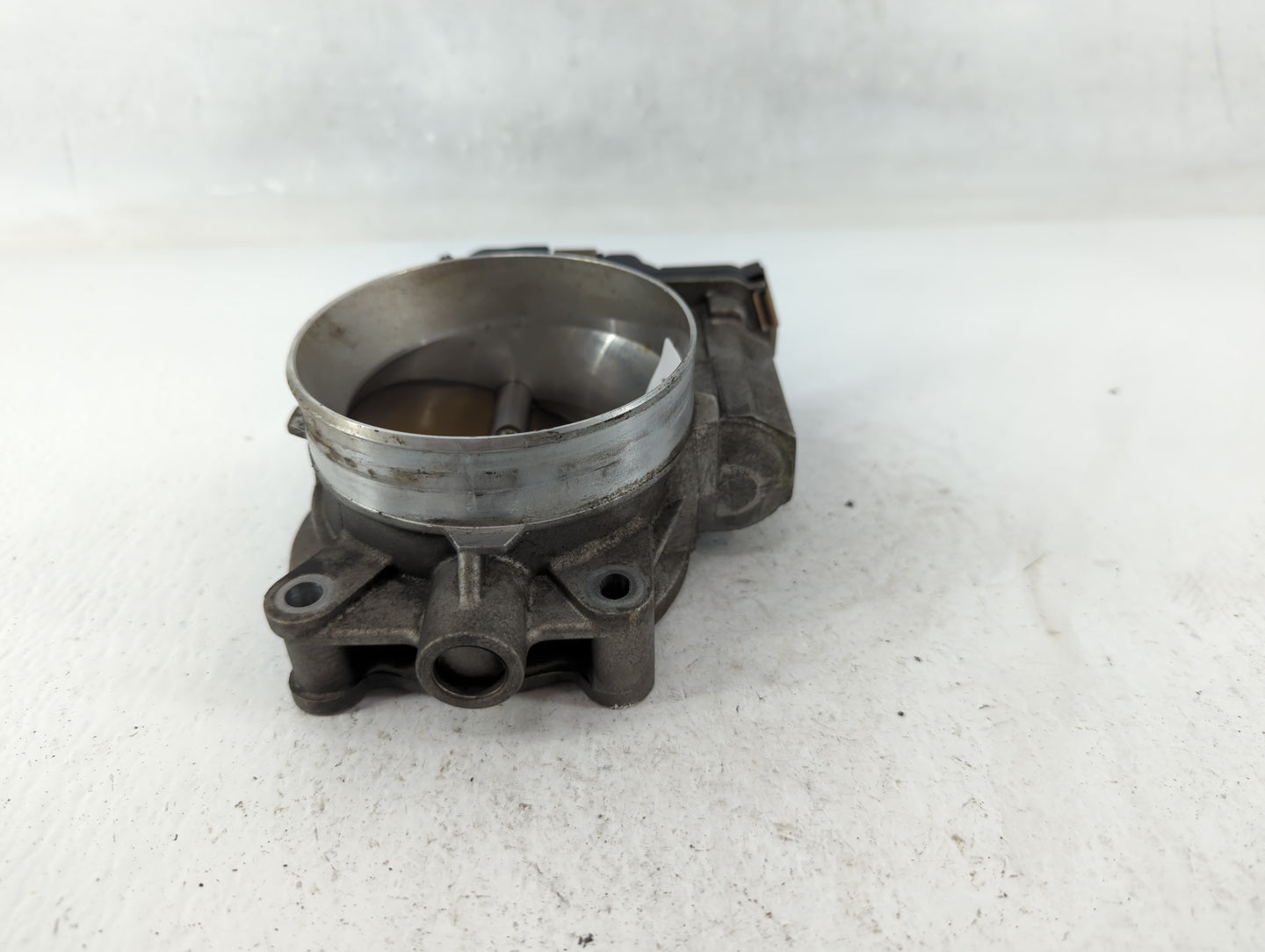 2009-2014 Chevrolet Tahoe Throttle Body P/N:RME87-3C9992 Fits Fits 2009 2010 2011 2012 2013 2014 2015 OEM Used Auto Parts - 