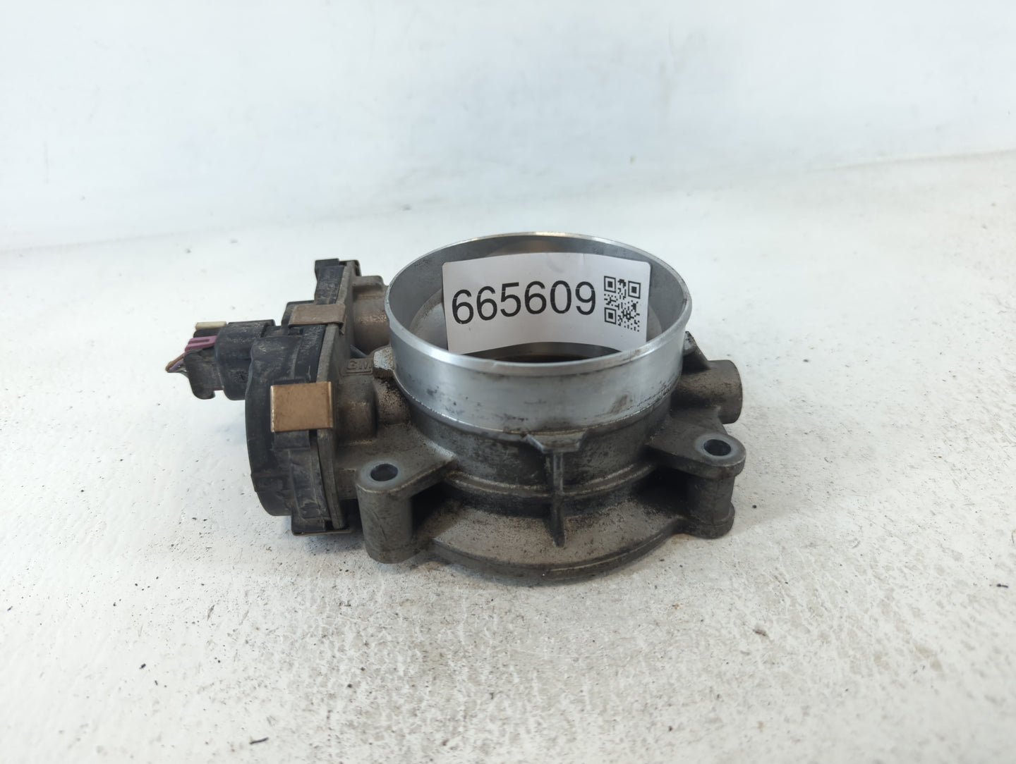 2009-2014 Chevrolet Tahoe Throttle Body P/N:RME37-3C Fits Fits 2009 2010 2011 2012 2013 2014 2015 OEM Used Auto Parts - Oemu