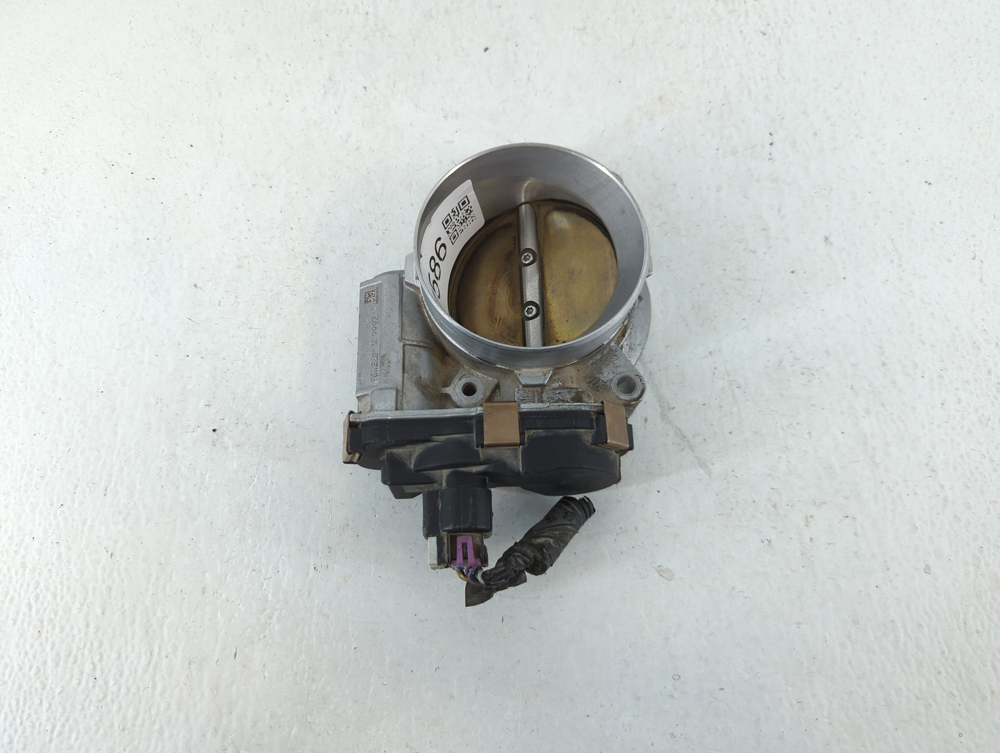 2009-2014 Chevrolet Tahoe Throttle Body P/N:RME87-3C9992 Fits Fits 2009 2010 2011 2012 2013 2014 2015 OEM Used Auto Parts - 