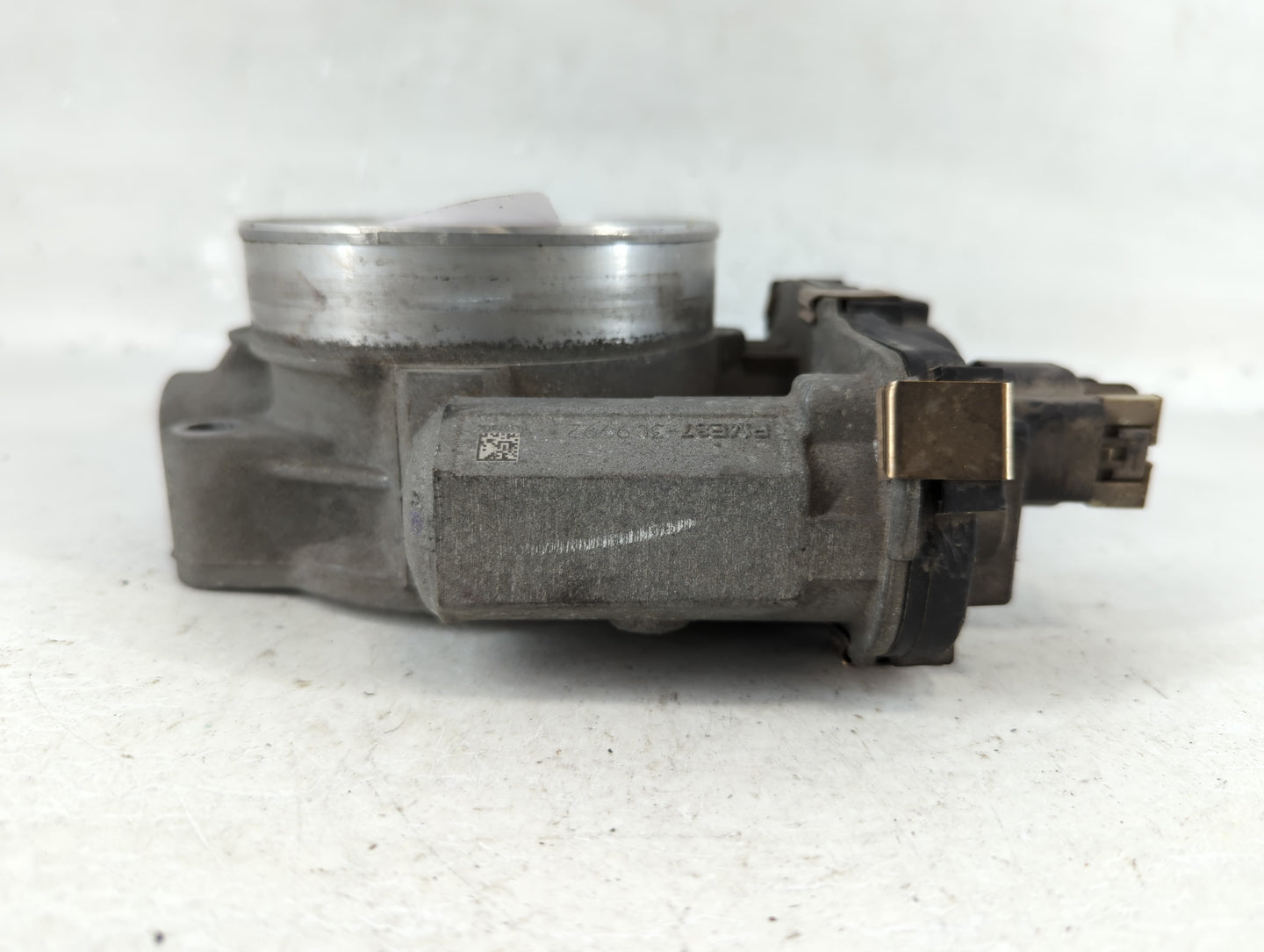 2009-2014 Chevrolet Tahoe Throttle Body P/N:RME87-3C9992 Fits Fits 2009 2010 2011 2012 2013 2014 2015 OEM Used Auto Parts - 