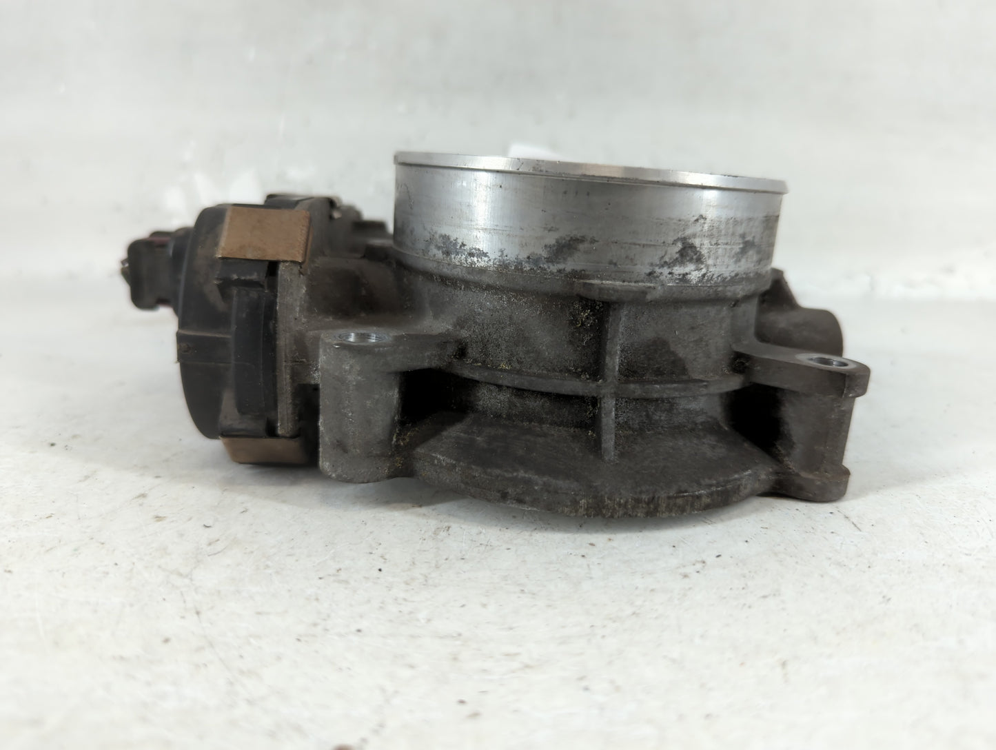 2009-2014 Chevrolet Tahoe Throttle Body P/N:RME87-3C9992 Fits Fits 2009 2010 2011 2012 2013 2014 2015 OEM Used Auto Parts - 