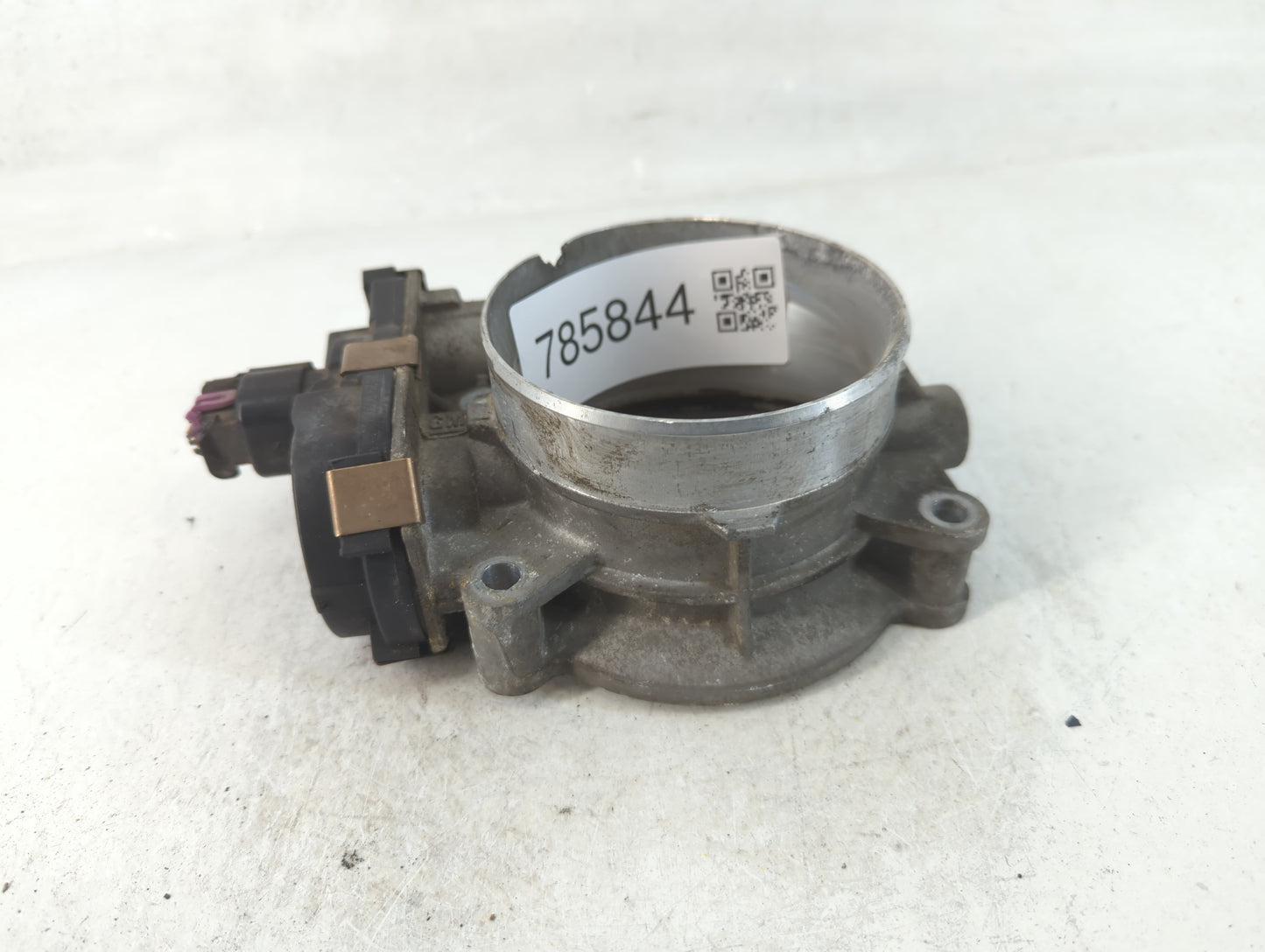 2009-2014 Chevrolet Tahoe Throttle Body P/N:3C9992 RME87 Fits Fits 2009 2010 2011 2012 2013 2014 2015 OEM Used Auto Parts - 