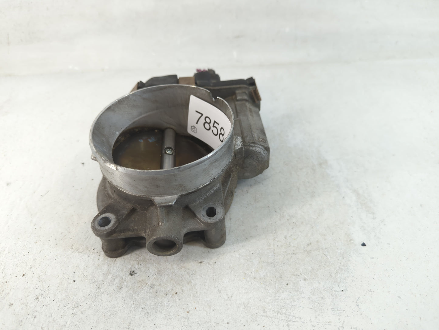 2009-2014 Chevrolet Tahoe Throttle Body P/N:3C9992 RME87 Fits Fits 2009 2010 2011 2012 2013 2014 2015 OEM Used Auto Parts - 