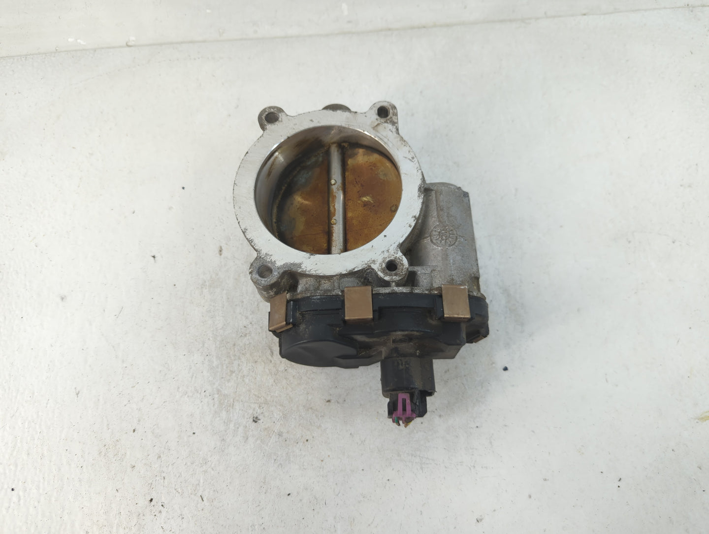 2009-2014 Chevrolet Tahoe Throttle Body P/N:3C9992 RME87 Fits Fits 2009 2010 2011 2012 2013 2014 2015 OEM Used Auto Parts - 