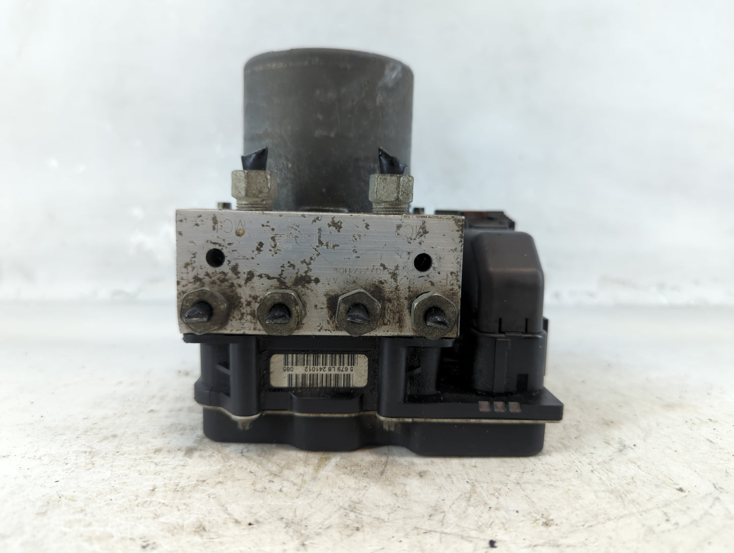 2017 Chevrolet Traverse ABS Pump Control Module Replacement P/N:22012779 Fits Fits 2012 2013 2014 2015 2016 OEM Used Auto Pa