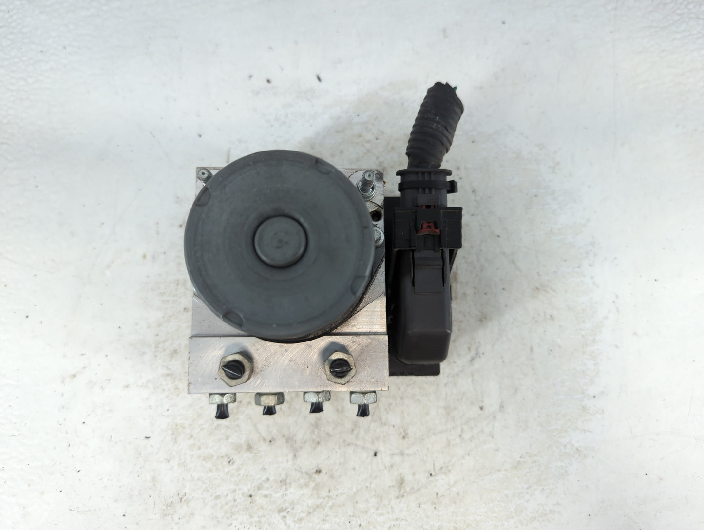 2017 Chevrolet Traverse ABS Pump Control Module Replacement P/N:22012779 Fits Fits 2012 2013 2014 2015 2016 OEM Used Auto Pa