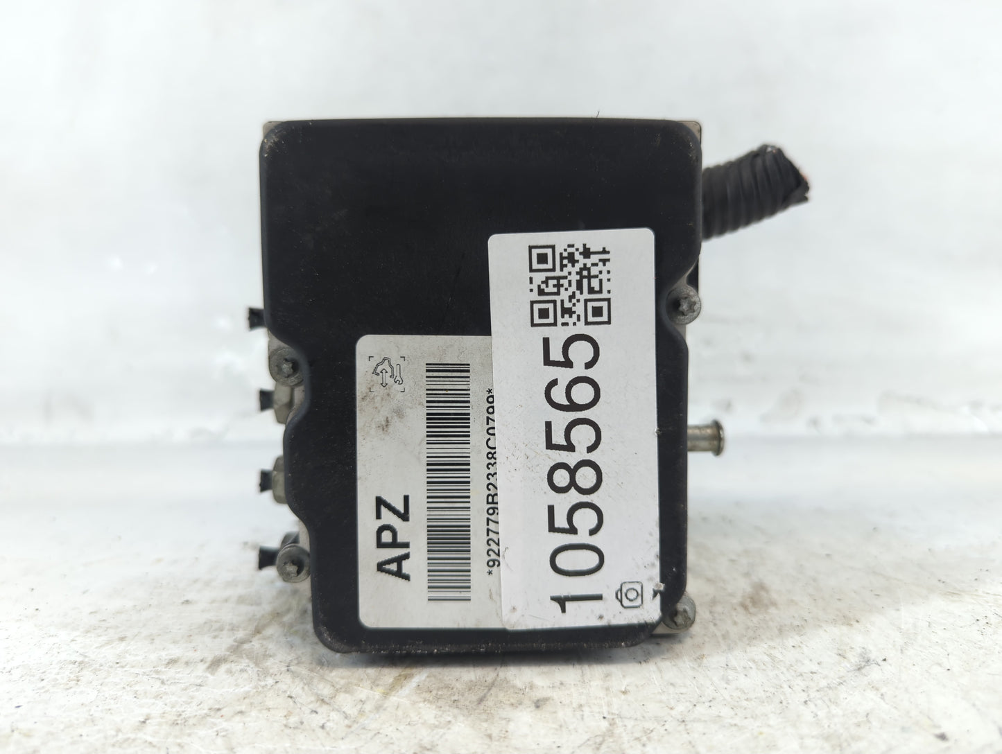 2017 Chevrolet Traverse ABS Pump Control Module Replacement P/N:22012779 Fits Fits 2012 2013 2014 2015 2016 OEM Used Auto Pa