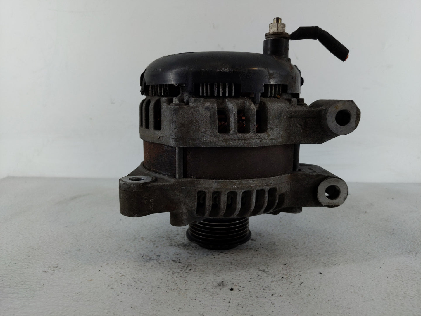 2013 Chevrolet Traverse Alternator Replacement Generator Charging Assembly Engine OEM P/N:104210-6310 20838975 Fits OEM Used