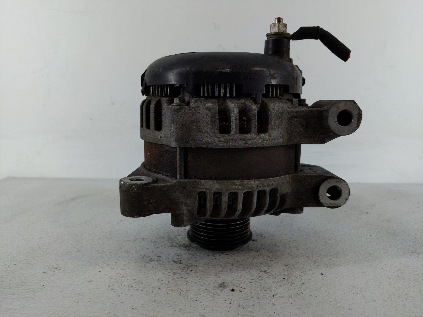 2013 Chevrolet Traverse Alternator Replacement Generator Charging Assembly Engine OEM P/N:104210-6310 20838975 Fits OEM Used