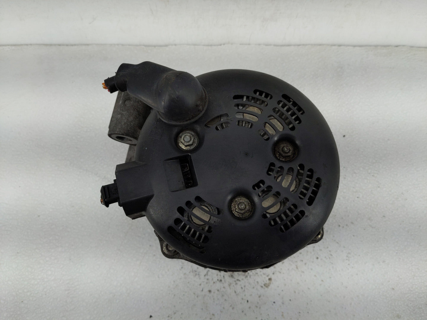 2013 Chevrolet Traverse Alternator Replacement Generator Charging Assembly Engine OEM P/N:20838975 Fits OEM Used Auto Parts 