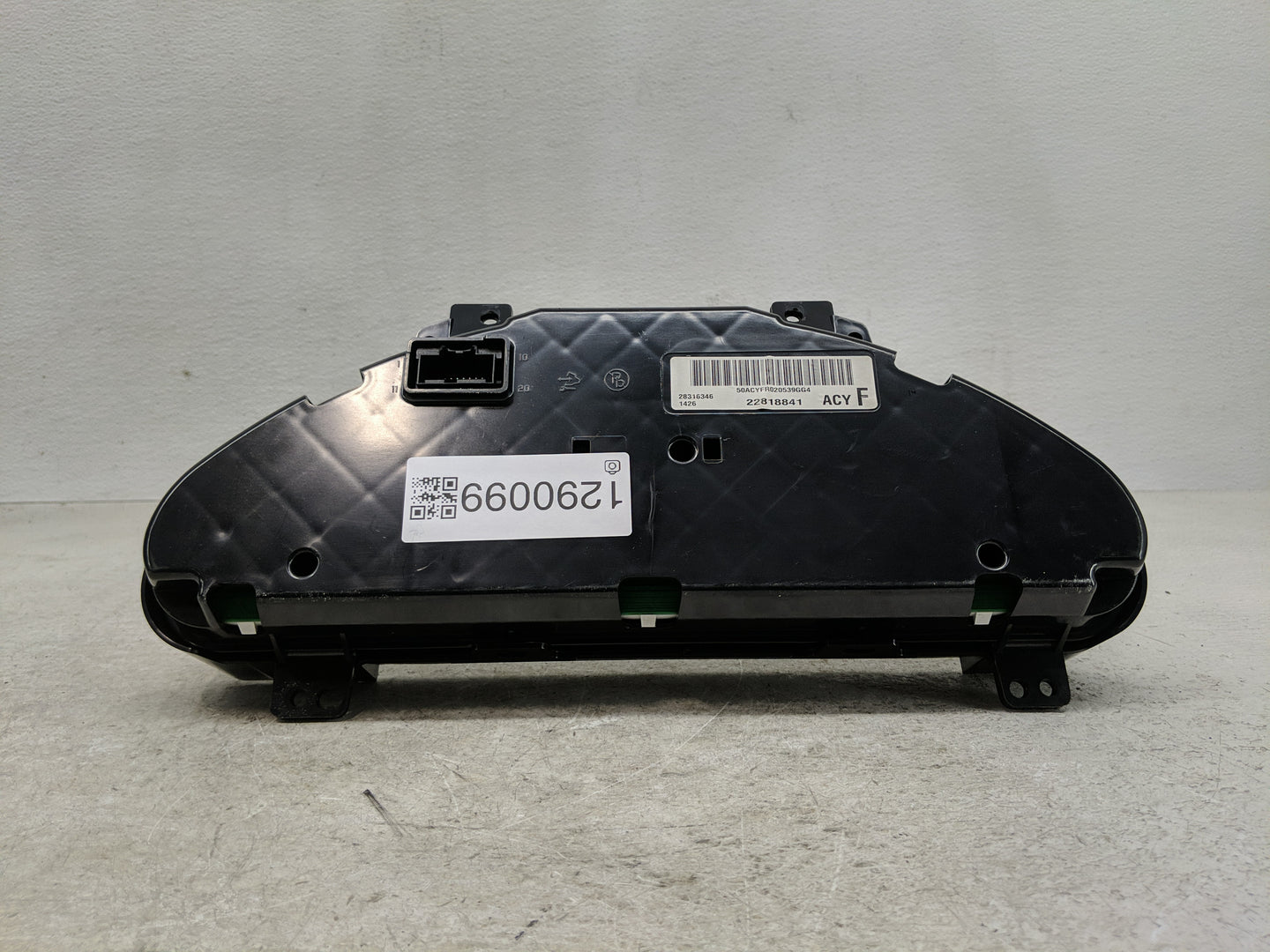 2013 Chevrolet Traverse Instrument Cluster Speedometer Gauges P/N:22818841 Fits OEM Used Auto Parts - Oemusedautoparts1.com