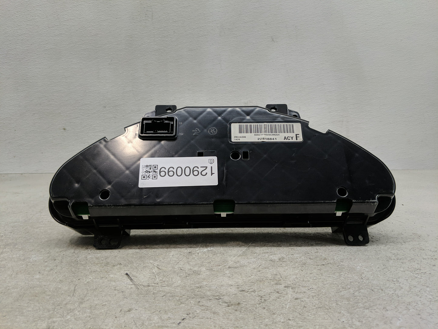 2013 Chevrolet Traverse Instrument Cluster Speedometer Gauges P/N:22818841 Fits OEM Used Auto Parts - Oemusedautoparts1.com