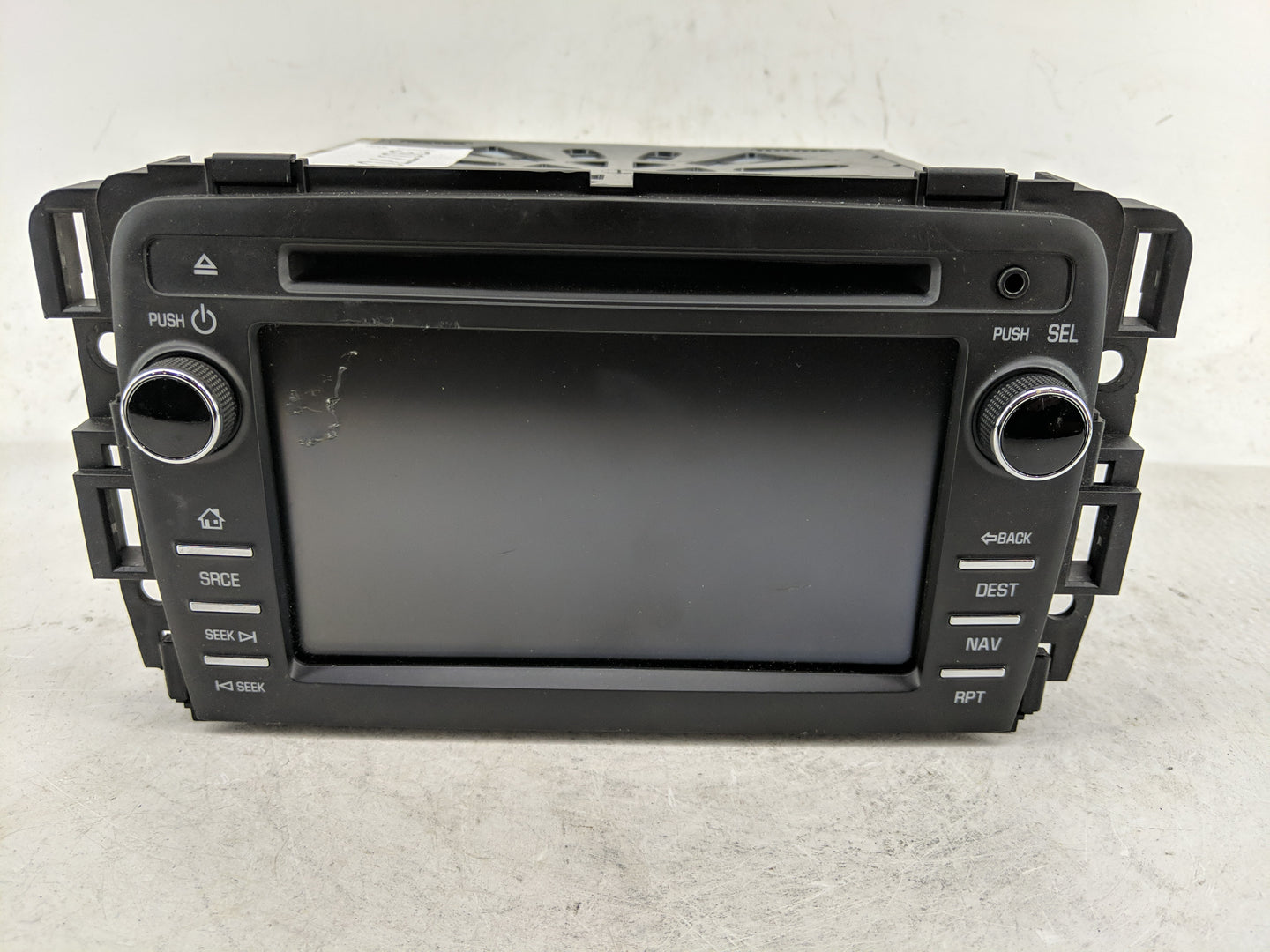 2013 Chevrolet Traverse Radio AM FM Cd Player Receiver Replacement Fits OEM Used Auto Parts - Oemusedautoparts1.com