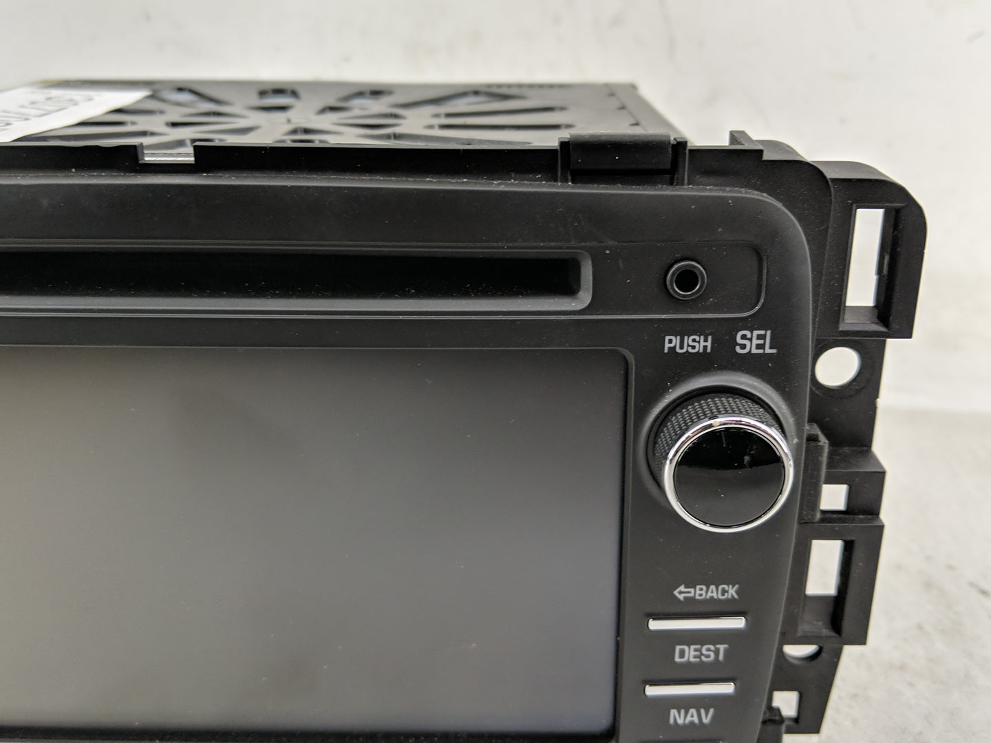 2013 Chevrolet Traverse Radio AM FM Cd Player Receiver Replacement Fits OEM Used Auto Parts - Oemusedautoparts1.com