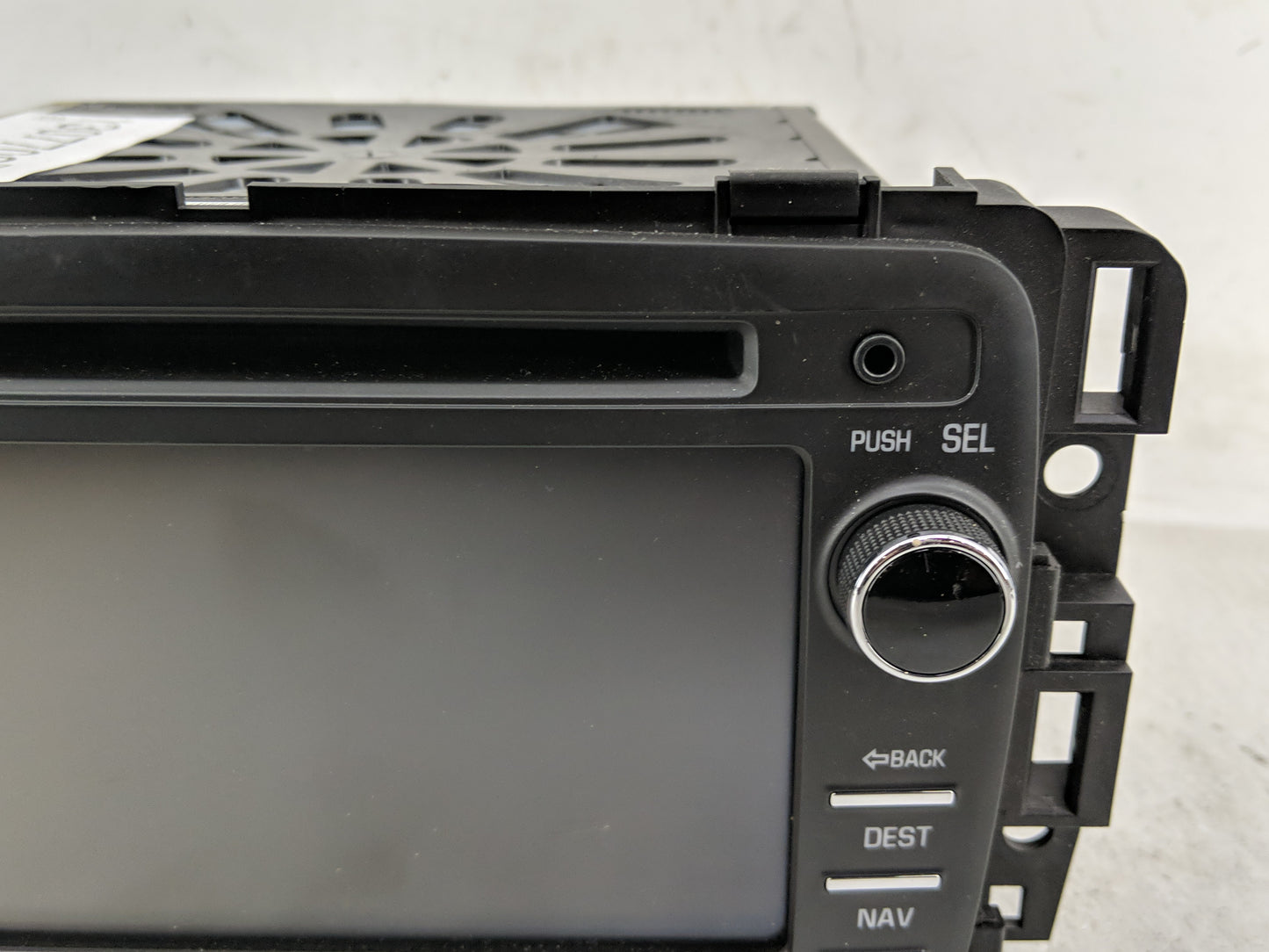 2013 Chevrolet Traverse Radio AM FM Cd Player Receiver Replacement Fits OEM Used Auto Parts - Oemusedautoparts1.com