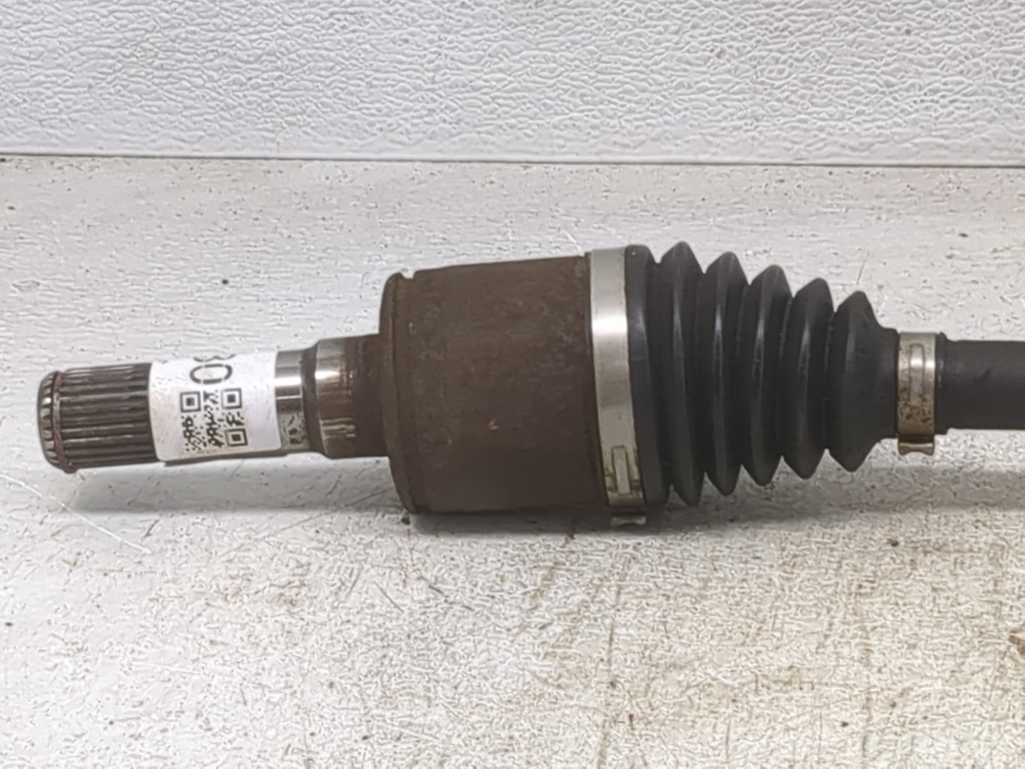 2017-2017 Chevrolet Traverse Axle Shaft Rear Driver Cv C/v 1428380 - Oemusedautoparts1.com