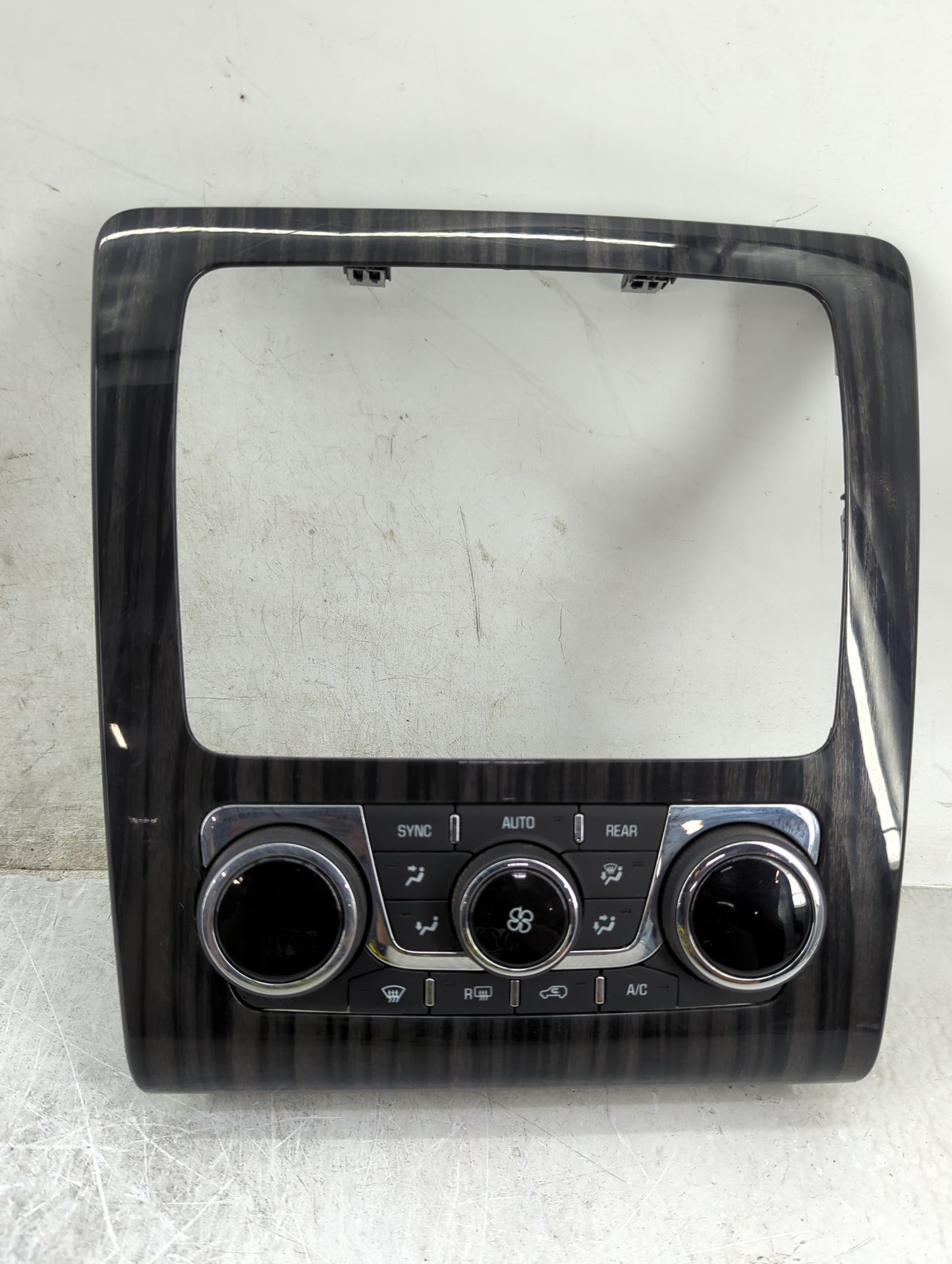 2013 Chevrolet Traverse Climate Control Module Temperature AC/Heater Replacement P/N:22796207 Fits OEM Used Auto Parts - Oem