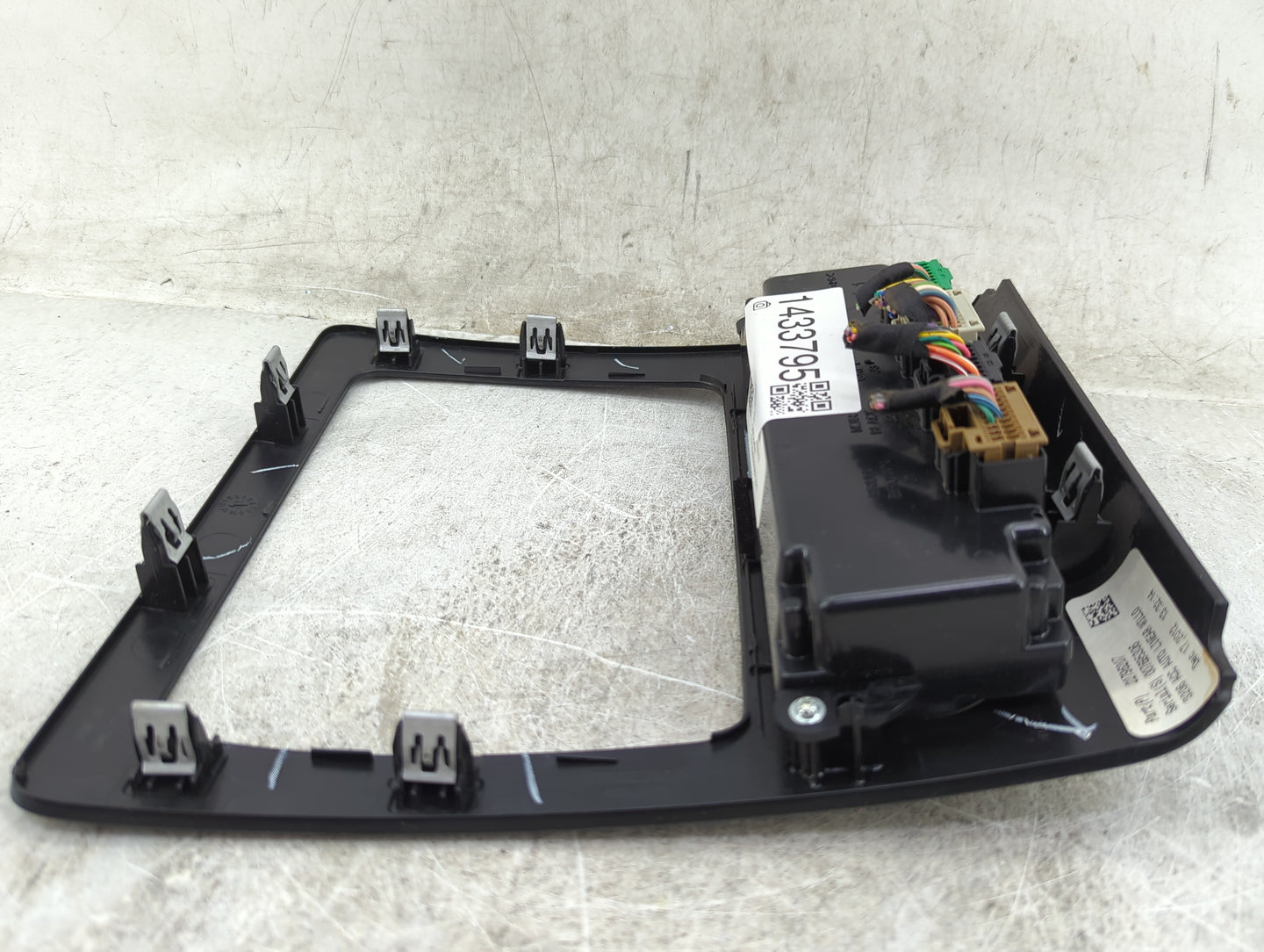 2013 Chevrolet Traverse Climate Control Module Temperature AC/Heater Replacement P/N:22796207 Fits OEM Used Auto Parts - Oem