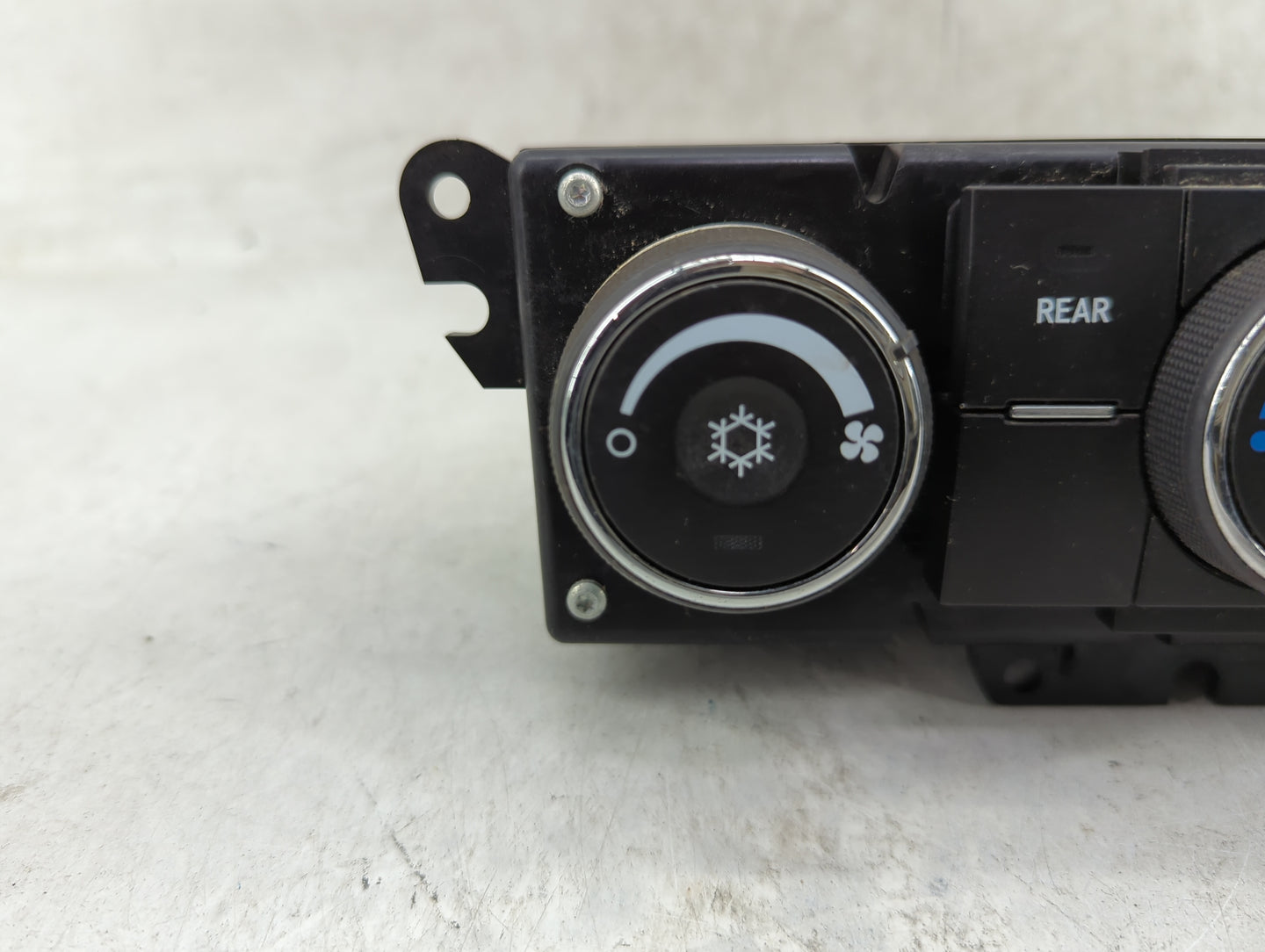 2013-2017 Chevrolet Traverse Climate Control Module Temperature AC/Heater Replacement P/N:22969802 Fits OEM Used Auto Parts 