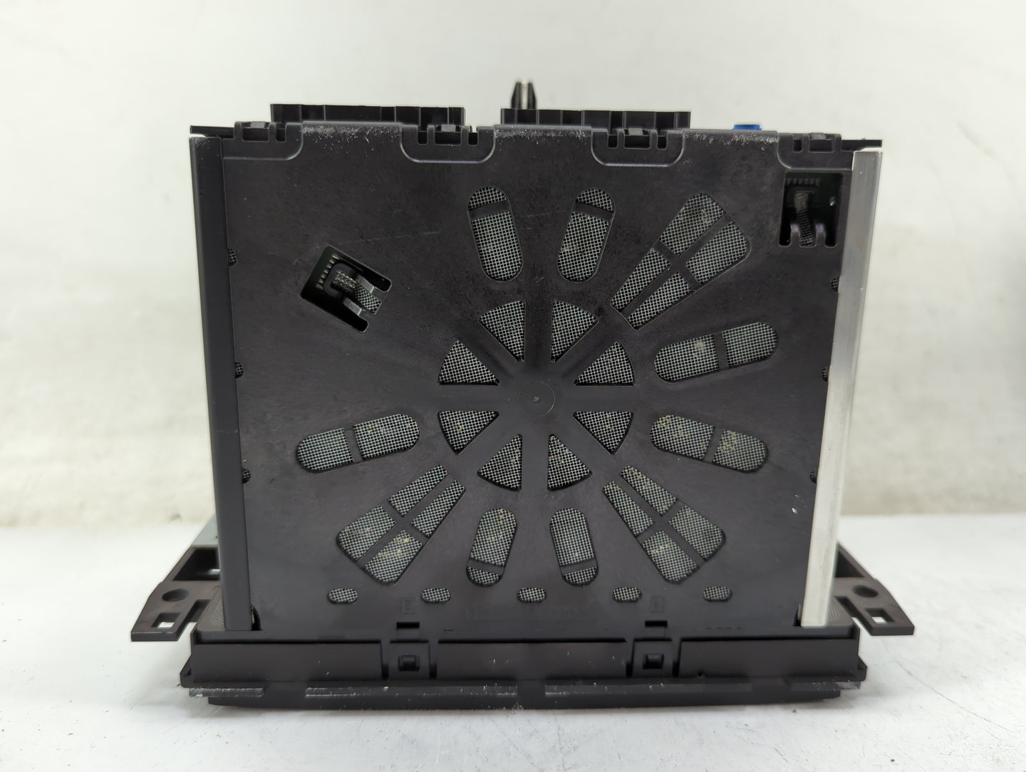 2013-2014 Chevrolet Traverse Radio AM FM Cd Player Receiver Replacement P/N:22989273 28379848, L2C0050TR Fits Fits 2013 2014