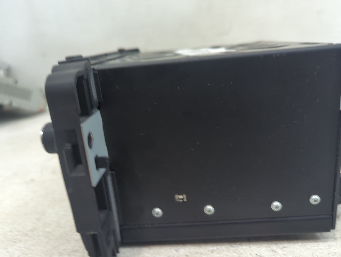 2013 Chevrolet Traverse Radio AM FM Cd Player Receiver Replacement P/N:23130123 28383592, L2QDJ060TR Fits OEM Used Auto Part