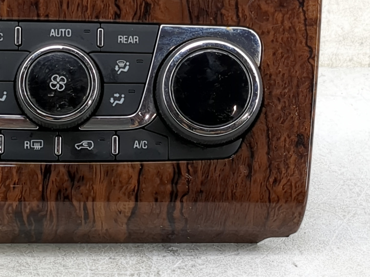 2013-2017 Chevrolet Traverse Climate Control Module Temperature AC/Heater Replacement P/N:23120465 3239800000000X Fits OEM U