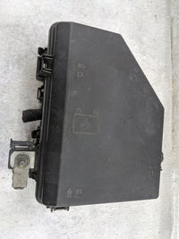 2013-2014 Chevrolet Traverse Fusebox Fuse Box Panel Relay Module P/N:22933347 22210024, 15129999 Fits Fits 2013 2014 OEM Use