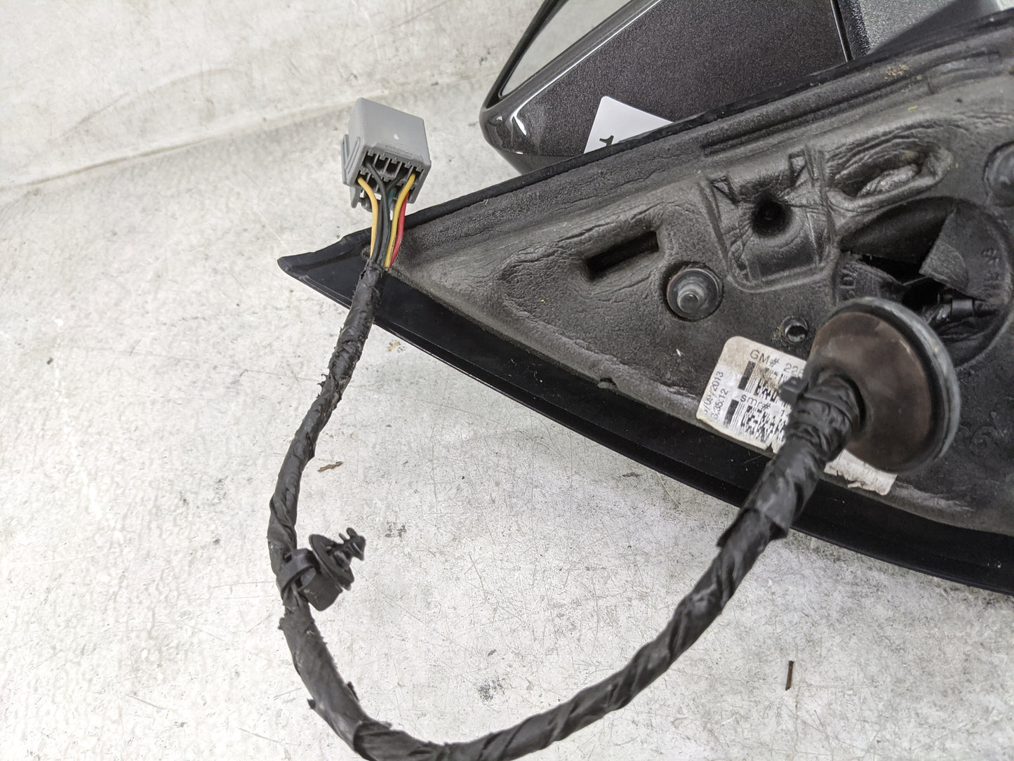 2013 Chevrolet Traverse Passenger Side View Mirror - Right Door Mirror OEM Used - Oemusedautoparts1.com