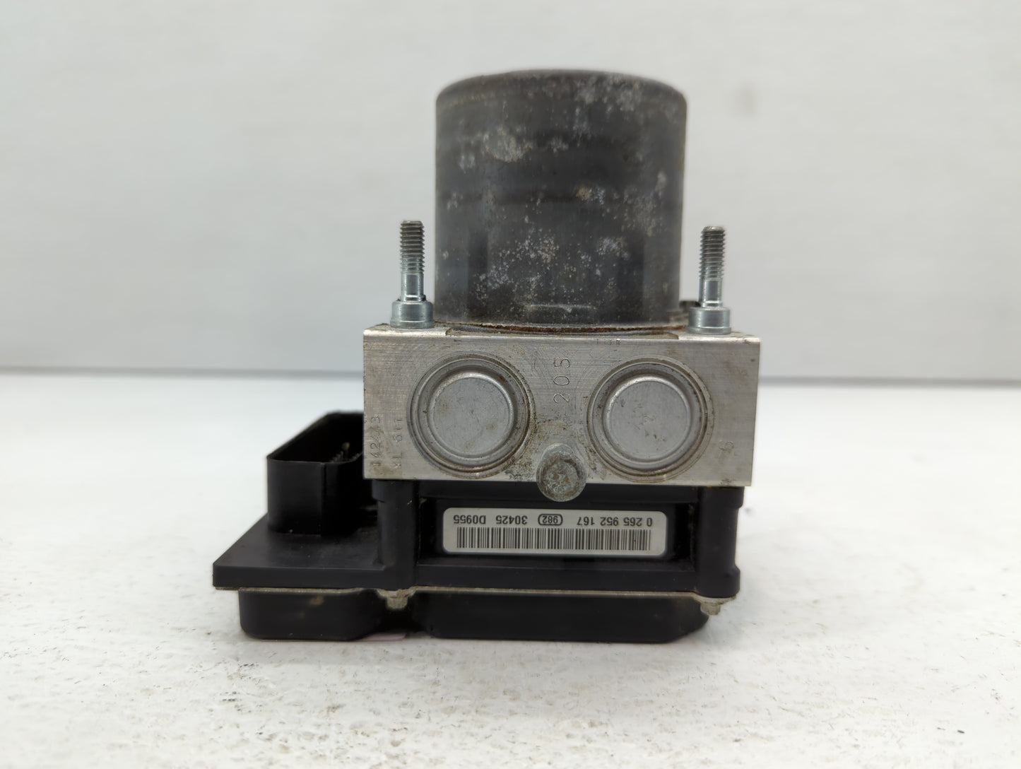 2017 Chevrolet Traverse ABS Pump Control Module Replacement P/N:22912769 Fits Fits 2012 2013 2014 2015 2016 OEM Used Auto Pa