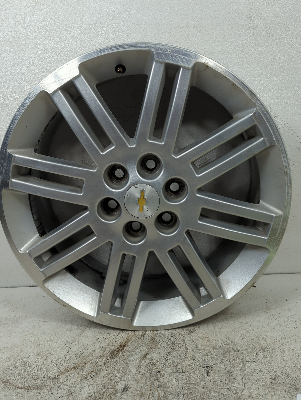 2013 Chevrolet Traverse Oem Wheel Rim 5000029 - Oemusedautoparts1.com