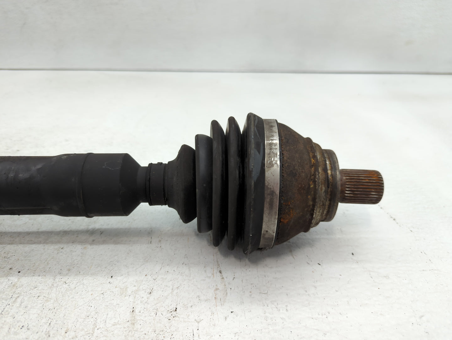 2017-2017 Chevrolet Traverse Axle Shaft Front Driver Cv C/v - Oemusedautoparts1.com