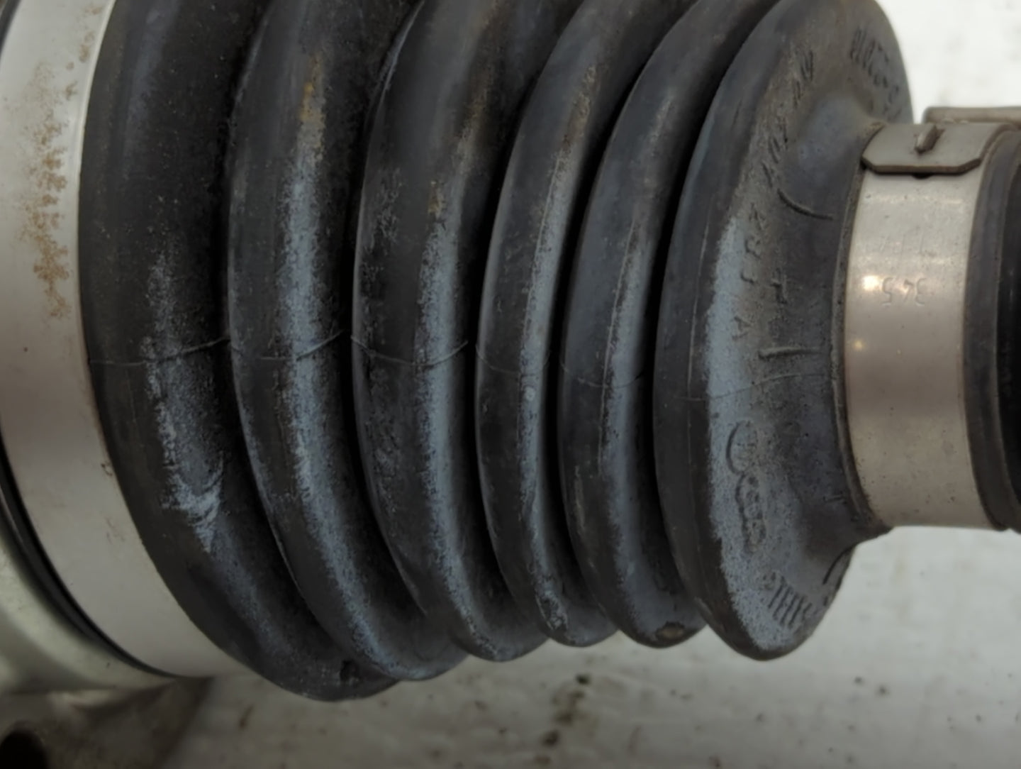 2017-2017 Chevrolet Traverse Axle Shaft Front Driver Cv C/v - Oemusedautoparts1.com