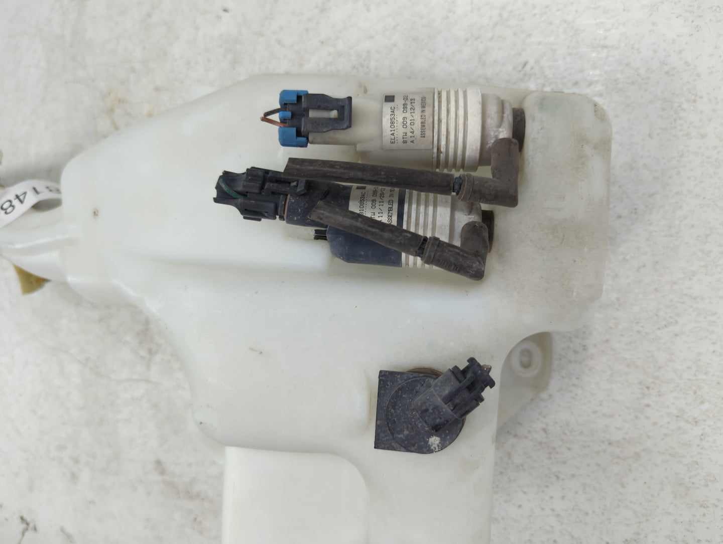 Chevrolet Traverse Windshield Washer Fluid Reservoir Bottle Oem - Oemusedautoparts1.com