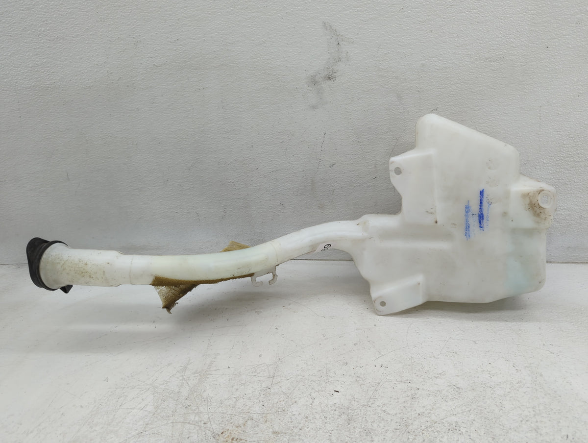 Chevrolet Traverse Windshield Washer Fluid Reservoir Bottle Oem 681484 - Oemusedautoparts1.com