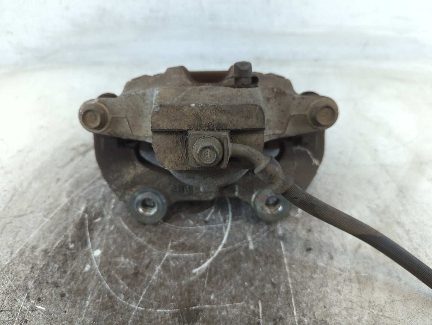 2017-2017 Chevrolet Traverse Front Driver Left Brake Caliper 700143 - Oemusedautoparts1.com
