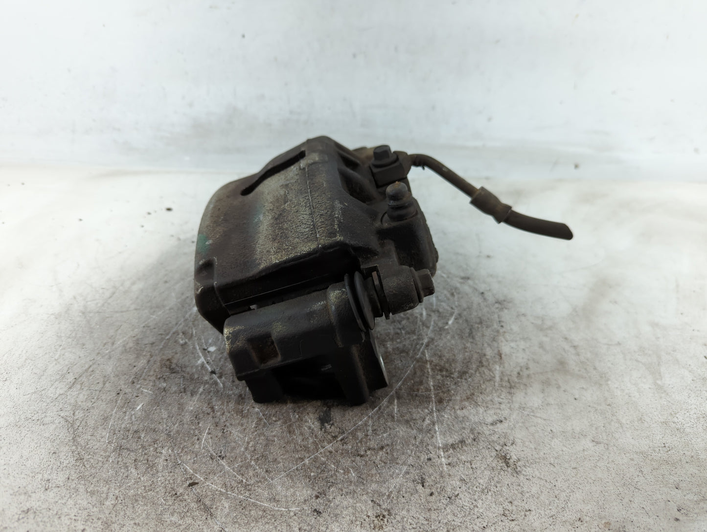2009-2017 Chevrolet Traverse Front Driver Left Brake Caliper - Oemusedautoparts1.com