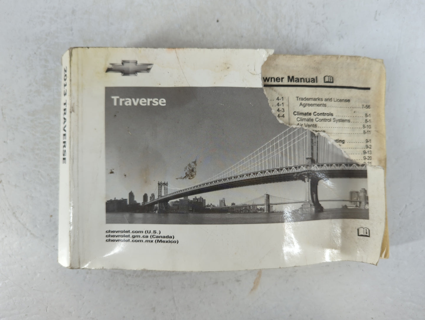 2013 Chevrolet Traverse Owners Manual Book Guide P/N:22744238 B OEM Used Auto Parts - Oemusedautoparts1.com