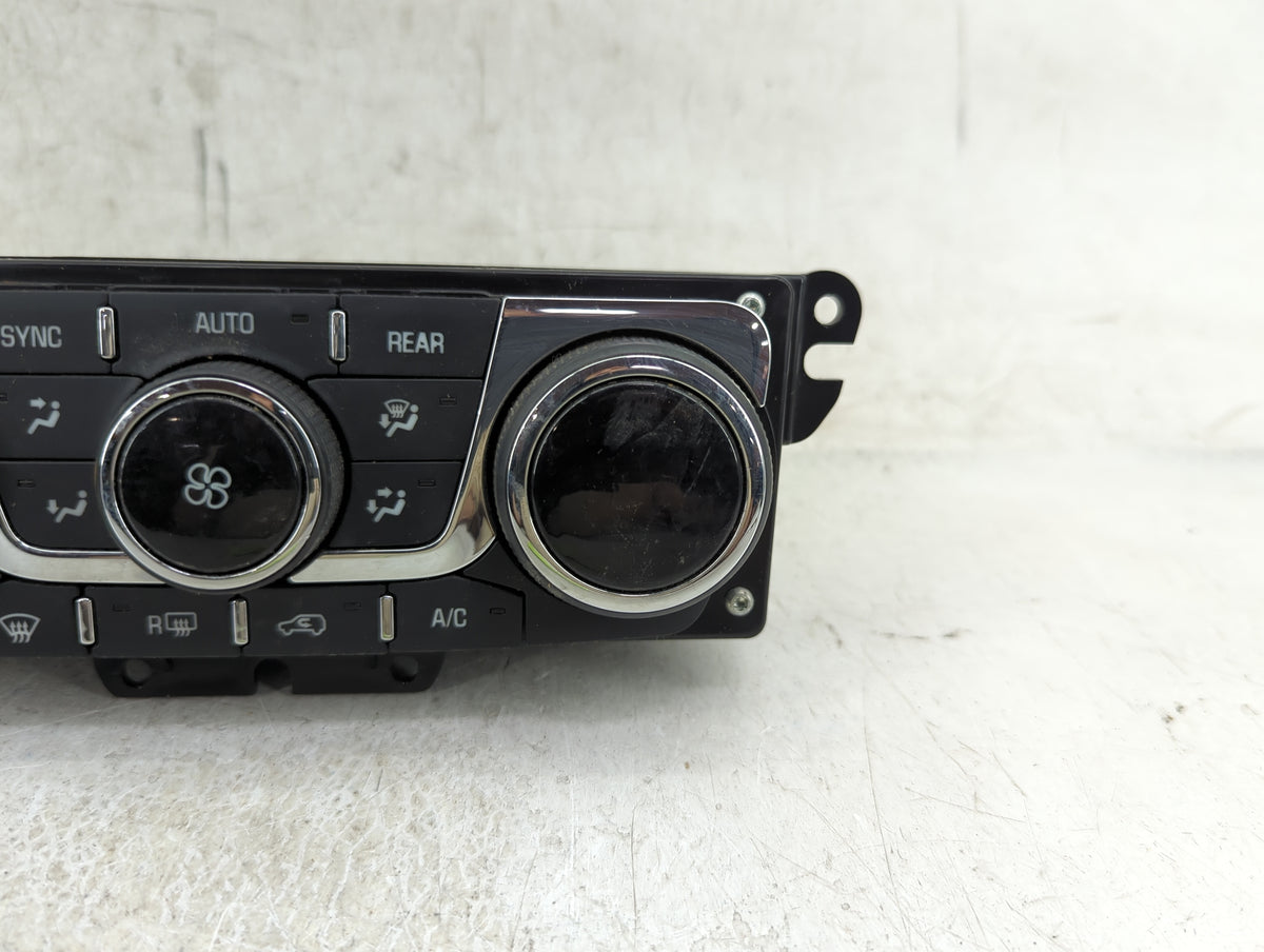 2013-2017 Chevrolet Traverse Climate Control Module Temperature AC/Heater Replacement P/N:22969929 147589501 Fits OEM Used A
