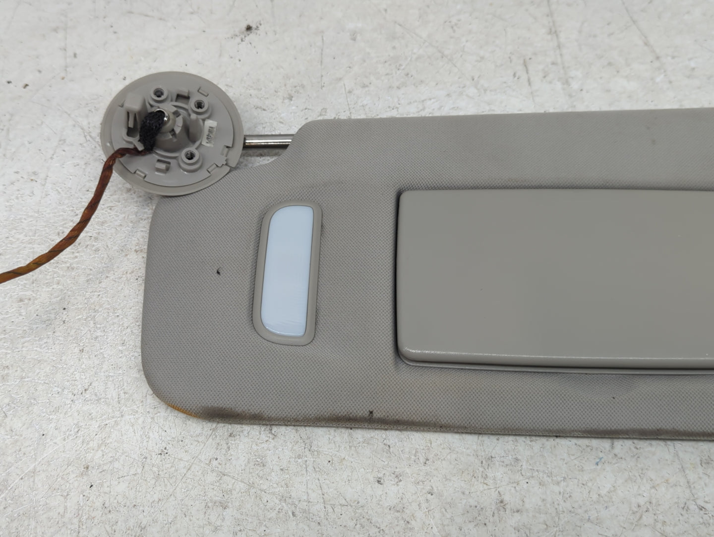 2013 Chevrolet Traverse Sun Visor Shade Replacement Driver Left Mirror Fits OEM Used Auto Parts - Oemusedautoparts1.com