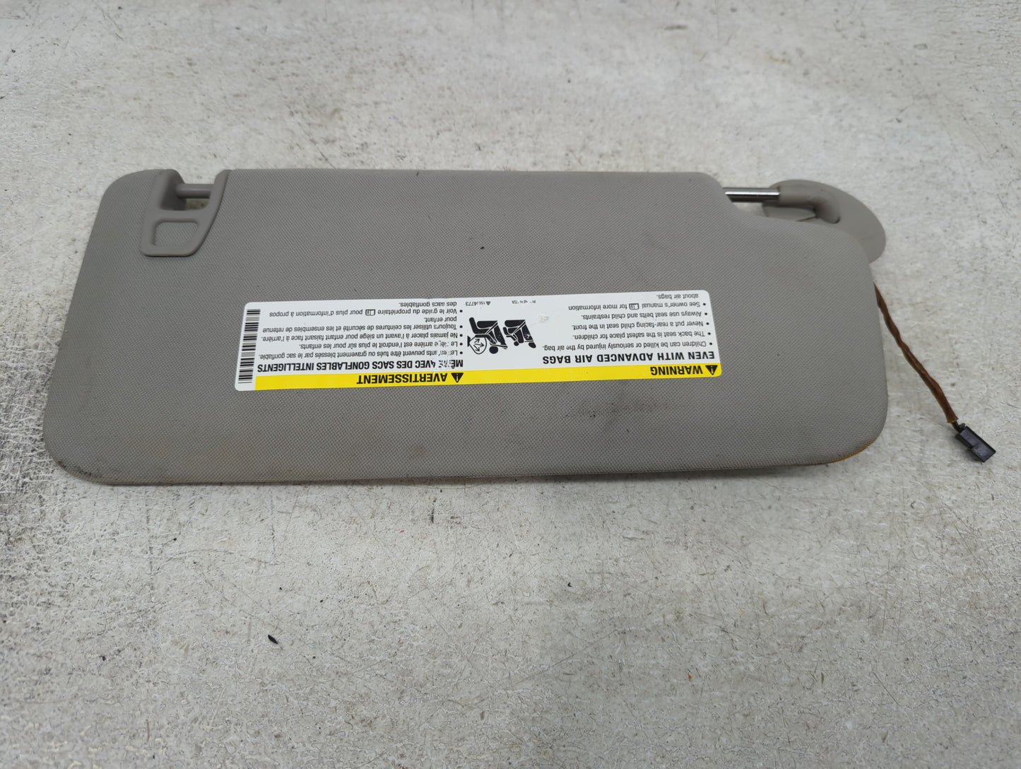 2013 Chevrolet Traverse Sun Visor Shade Replacement Driver Left Mirror Fits OEM Used Auto Parts - Oemusedautoparts1.com