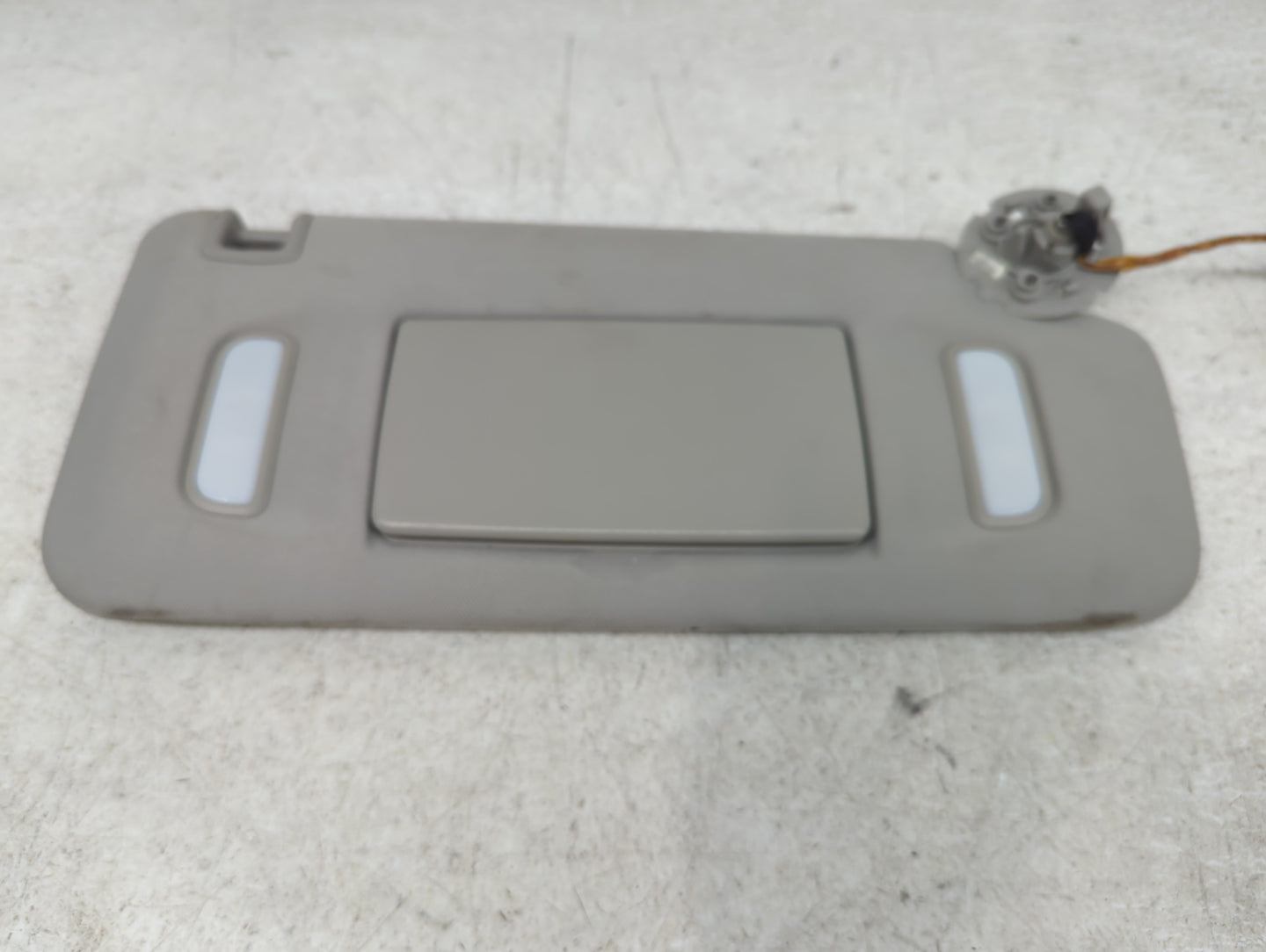 2013 Chevrolet Traverse Sun Visor Shade Replacement Passenger Right Mirror Fits OEM Used Auto Parts - Oemusedautoparts1.com