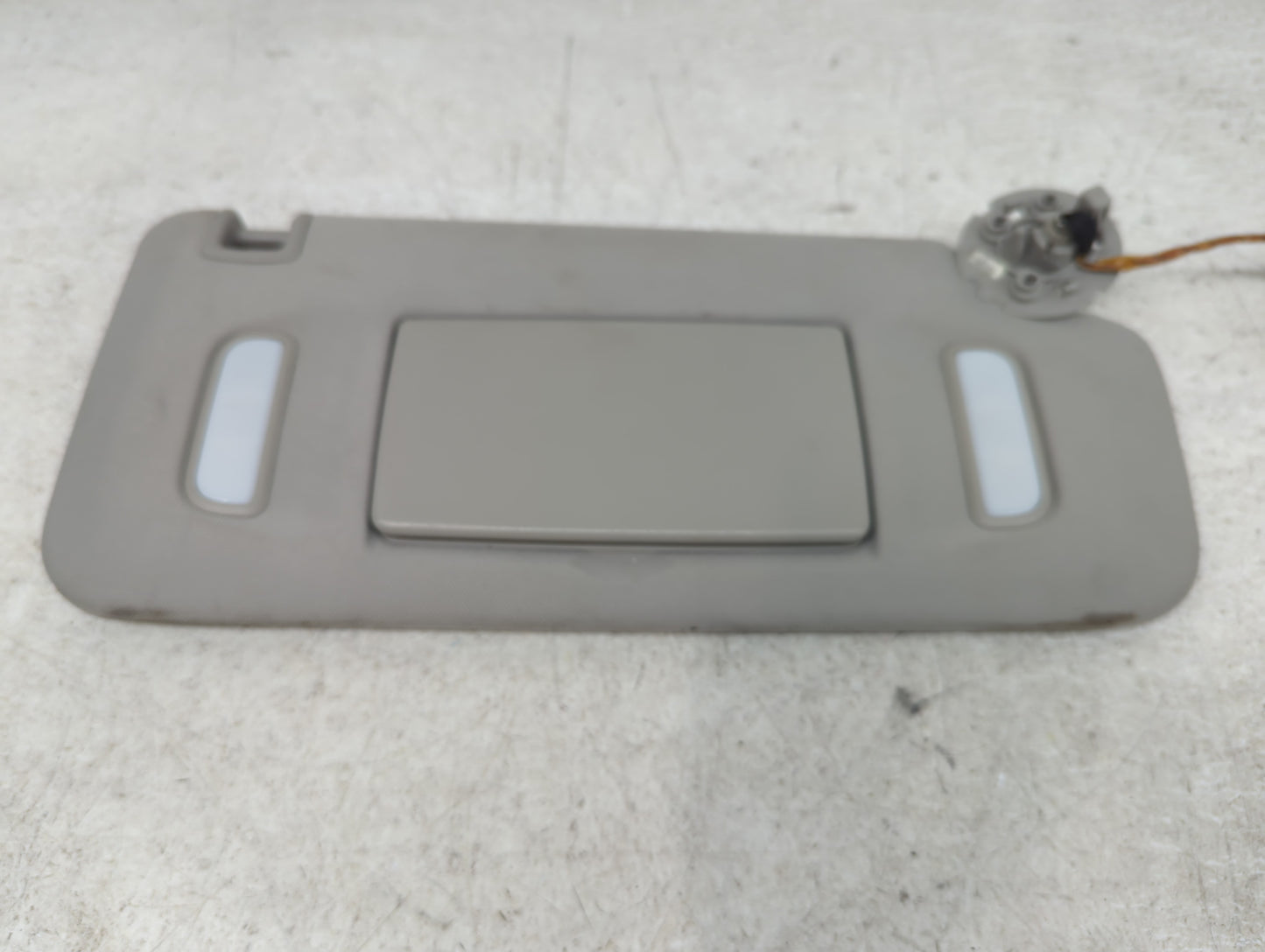 2013 Chevrolet Traverse Sun Visor Shade Replacement Passenger Right Mirror Fits OEM Used Auto Parts - Oemusedautoparts1.com