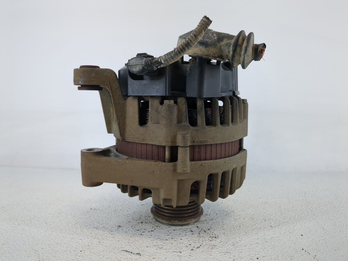 2013-2014 Chevrolet Trax Alternator Replacement Generator Charging Assembly Engine OEM P/N:13588289 Fits OEM Used Auto Parts