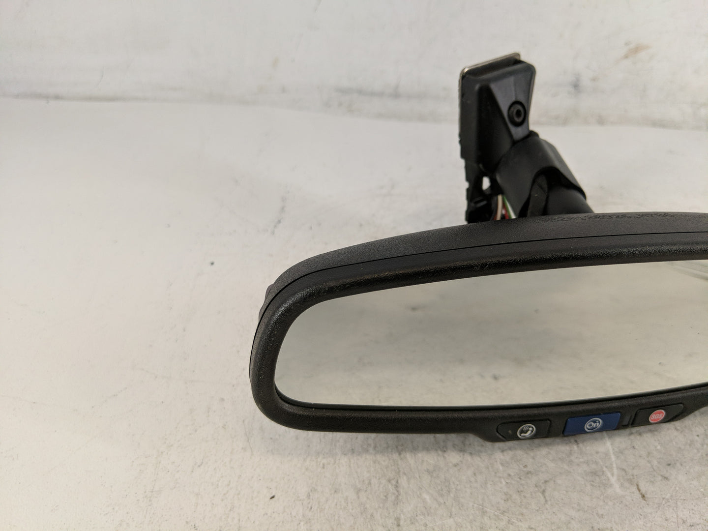 2013-2014 Chevrolet Trax Interior Rear View Mirror Replacement OEM P/N:E11026391 E11046391 Fits OEM Used Auto Parts - Oemuse