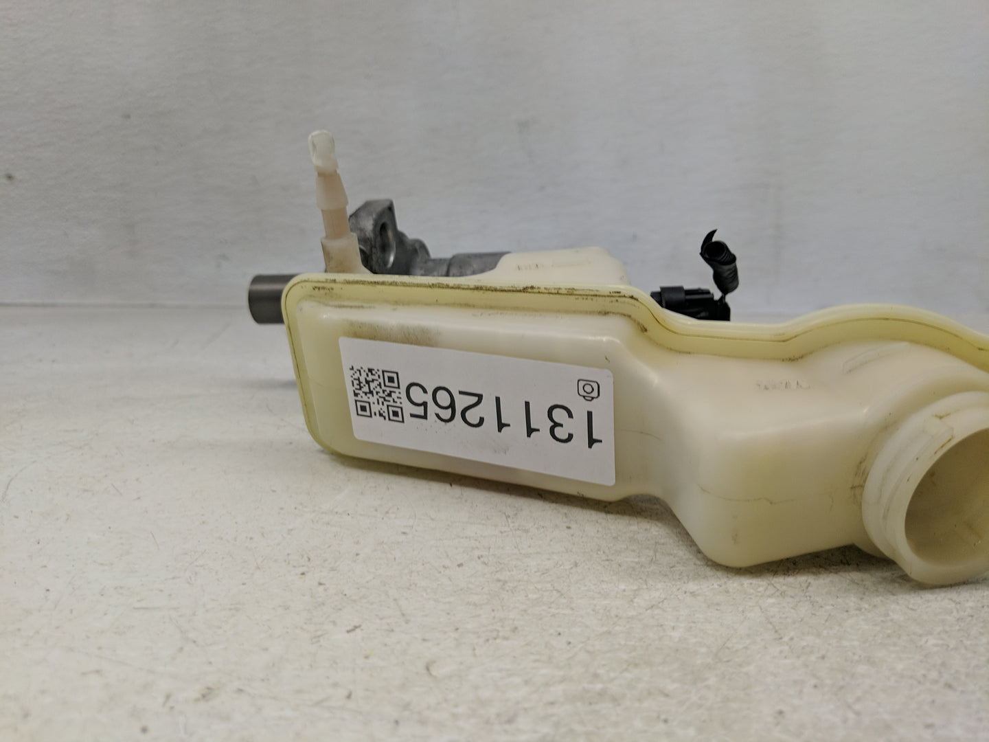 2013-2021 Chevrolet Trax Brake Master Cylinder 1311265 - Oemusedautoparts1.com