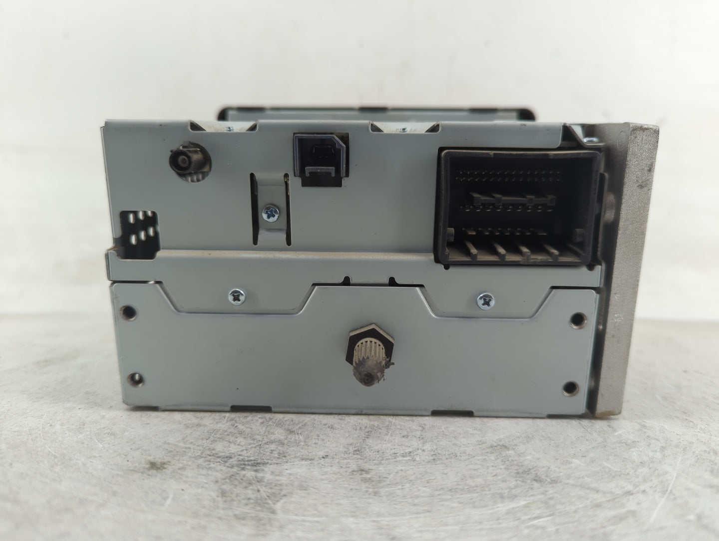 2013-2014 Chevrolet Trax Radio AM FM Cd Player Receiver Replacement P/N:811403062 95327589 Fits Fits 2013 2014 OEM Used Auto